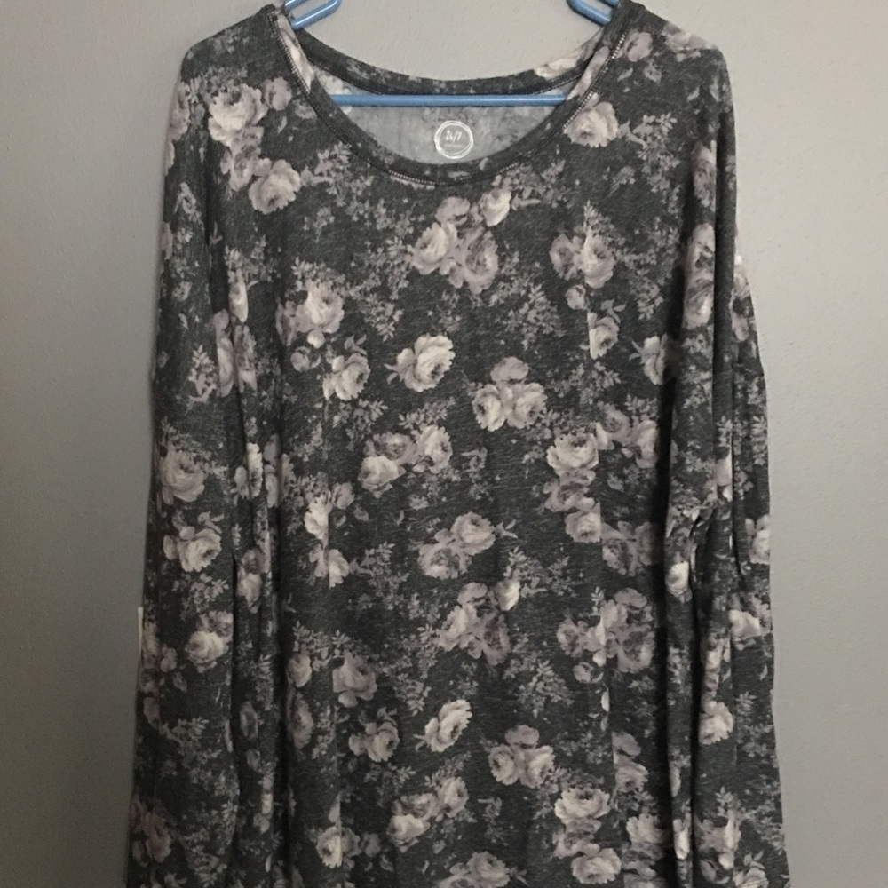 Maurice’s size 2 sweatshirt